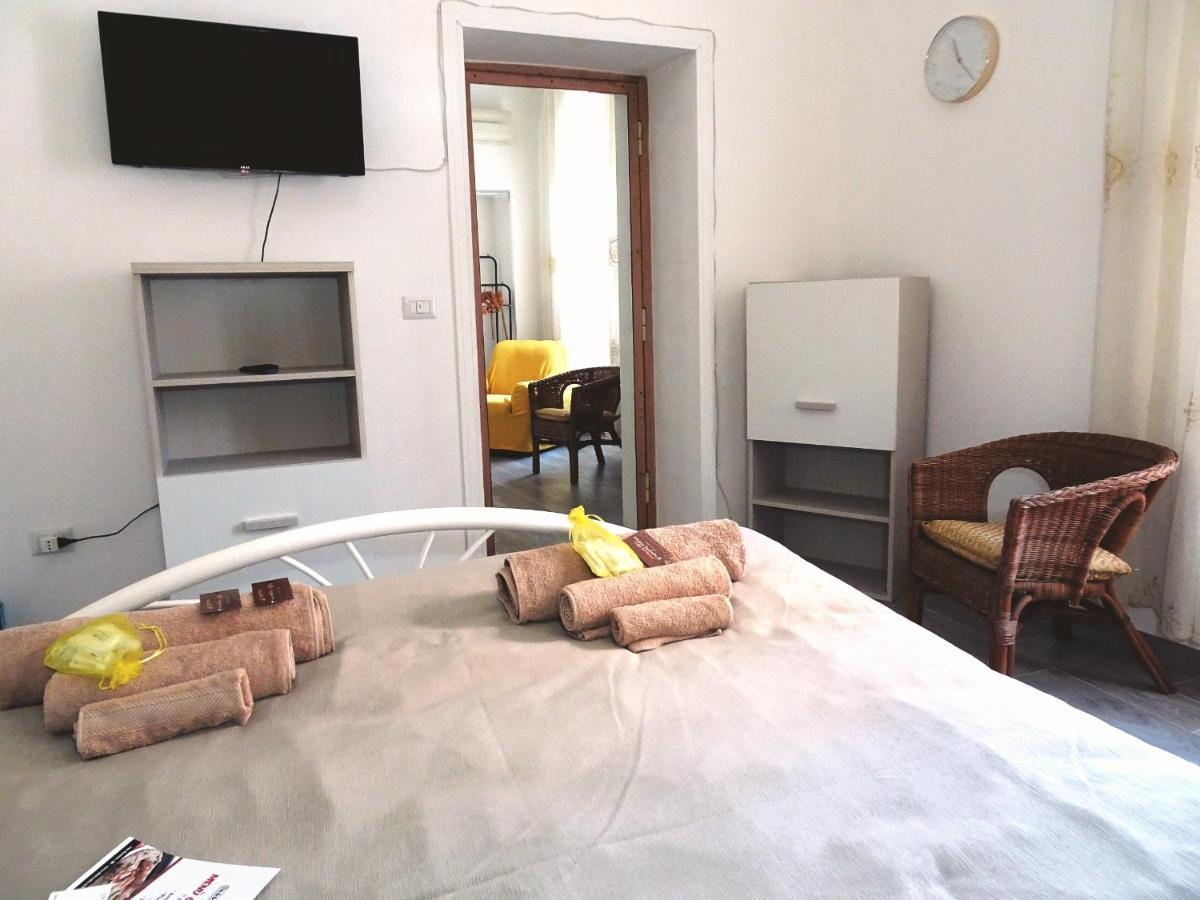 Bed & Breakfast A Capua Adiacente Al Duomo - Il Vicolo Exterior foto